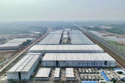 首批產品下線！成都東部新區這家'超級工廠'正式投產，項目投資百億級引領產業升級